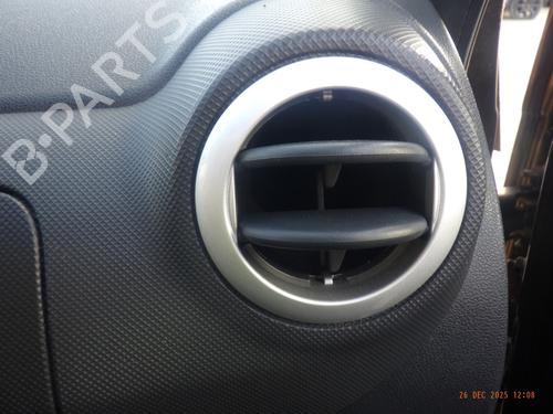 Used Air vent DACIA SANDERO 1.5 dCi (68 hp) 31160778