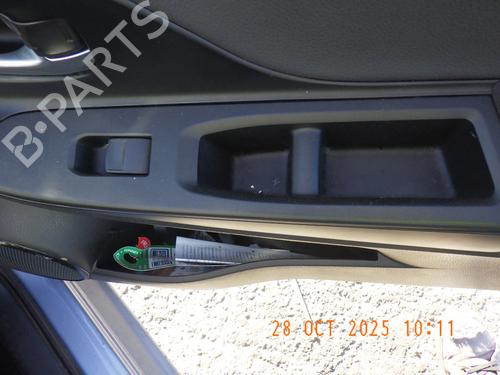 Høyre Foran elrute bryter TOYOTA YARIS (_P13_) 1.5 Hybrid (NHP130_, NHP130) (101 hp) 29914116