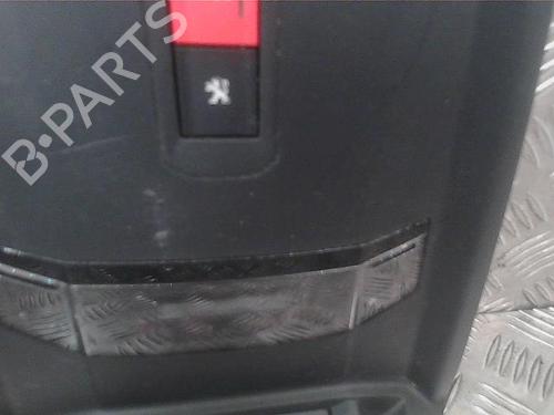 Used Interior roof light Interior roof light PEUGEOT 2008 II (UD_, US_, UY_, UJ_, UR_, UC_) 1.2 PureTech 130 (USHNS, URHNS) (130 hp) 24286714 24286714