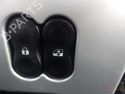 Comutador vidro frente direito DACIA SANDERO 1.5 dCi (68 hp) 31160789
