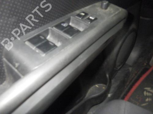 Used Left front window switch NISSAN X-TRAIL II (T31) 2.0 dCi 4x4 (150 hp) 28497045