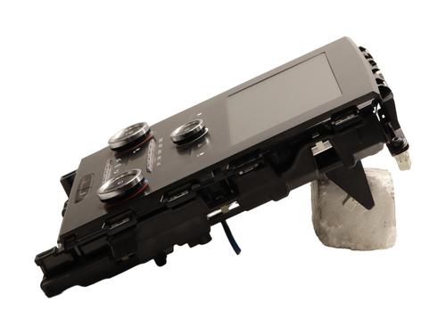 display-monitor-renault-megane-iv-hatchback-b9amn_-2015-33311334 main image