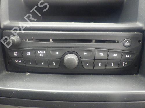 Used Radio Radio RENAULT TRAFIC II Van (FL) 2.0 dCi 115 (FL01, FL0U, FL00, FL0H, FL0M) (114 hp) 33657242 33657242