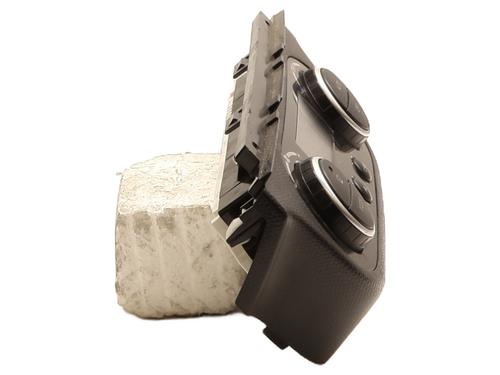 Used Climate control Climate control SUZUKI SWIFT III (MZ, EZ) 1.6 (RS416, RR 416, ZC31S) (125 hp) 28215817 28215817