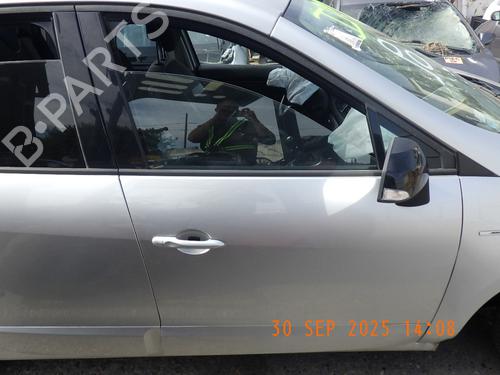 Used Right front door RENAULT SCÉNIC III (JZ0/1_) 1.6 dCi (JZ00, JZ12) (130 hp) 29281583