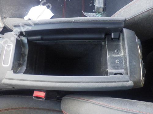 Used Armrest / Center console Armrest / Center console MERCEDES-BENZ GLA (H247) GLA 200 (247.787) (163 hp) 32021760 32021760