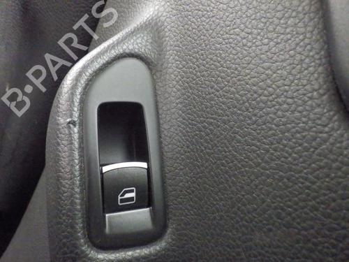Interrupteur de vitre arrière droite VW GOLF VI (5K1) 1.4 TSI (122 hp) 30411581