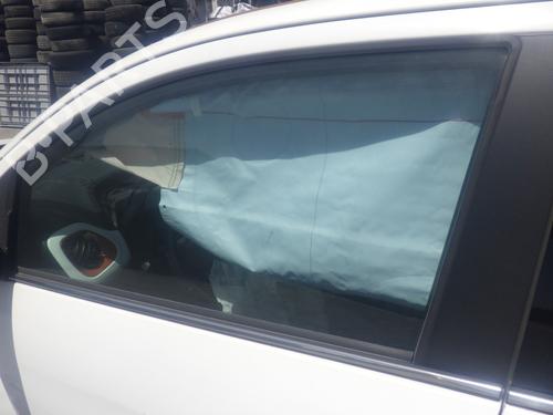 front-left-door-window-peugeot-108-2014-37203031 main image