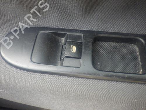 Comutador vidro frente direito Comutador vidro frente direito PEUGEOT 207 (WA_, WC_) 1.6 16V VTi (120 hp) 36027451 36027451