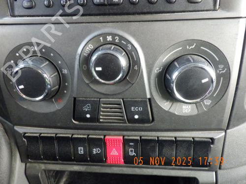 AC-Styringsenhed/Manøvreenhed IVECO DAILY V Van 29S13, 29L13, 35C13, 35S13, 40C13, 40S13 (126 hp) 30170758