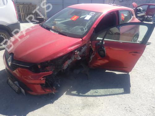 Brugte RENAULT CLIO V (B7_) 1.6 E-TECH 140 (B7MU) 4911839