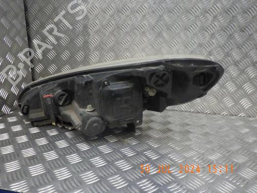 right-headlight-peugeot-407-coupe-6c_-2005-24285297 main image