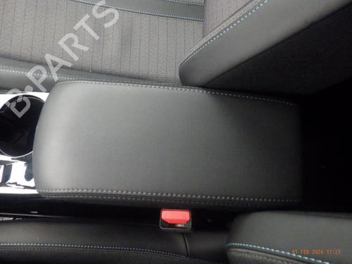 Used Armrest / Center console PEUGEOT 208 II (UB_, UP_, UW_, UJ_) 1.2 PureTech 100 (101 hp) 32146651