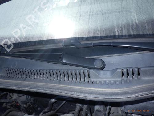 Used Front windshield wiper arm SEAT IBIZA IV (6J5, 6P1) 1.2 TSI (86 hp) 24285934