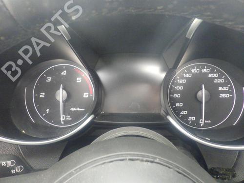 Used Instrument cluster ALFA ROMEO GIULIA (952_) 2.2 D (952ALA25, 952AFM25, 952APA2) (190 hp) 32853478