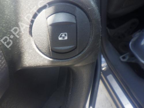 Venstre bagtil elrude kontakt Venstre bagtil elrude kontakt RENAULT VEL SATIS (BJ0_) 2.2 dCi (BJ0E, BJ0F) (150 hp) 37203112 37203112