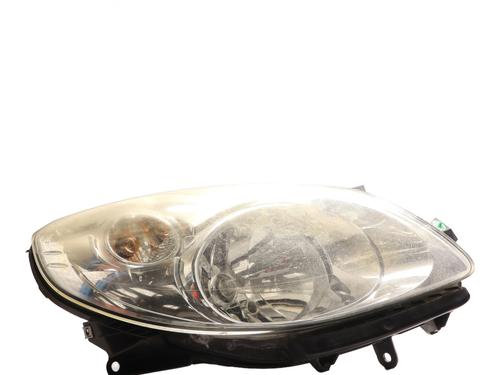 Used Right headlight Right headlight RENAULT TWINGO II (CN0_) 1.5 dCi (CN0E) (64 hp) 39748667 39748667