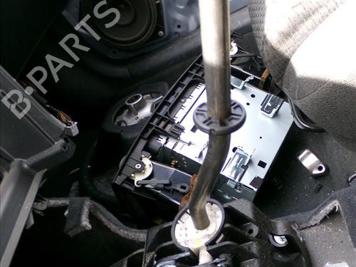 Used Gear lever TOYOTA COROLLA (_E12_) 2.0 D-4D (CDE120R, CDE120L_) (116 hp) 26283830