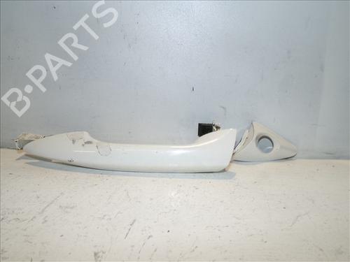 Used Front left exterior door handle HYUNDAI i30 Estate (GD) 1.6 CRDi (110 hp) 24561188