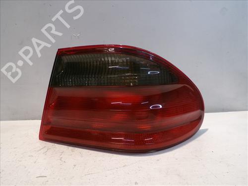 Used Right taillight MERCEDES-BENZ E-CLASS (W210) E 320 CDI (210.026) (197 hp) 29520488