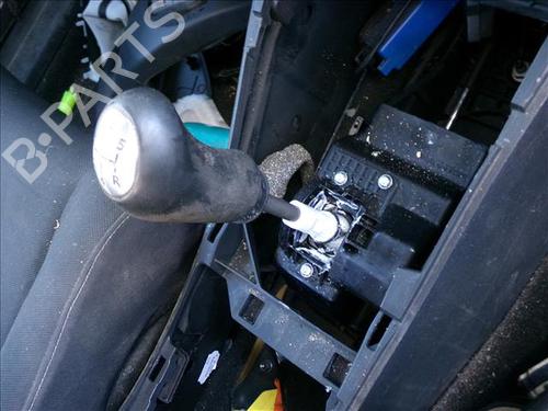 Used Gear lever RENAULT MEGANE III Hatchback (BZ0/1_, B3_) 1.5 dCi (86 hp) 24568913