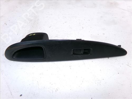 Used Right front window switch NISSAN PRIMERA Hatchback (P12) 2.2 Di (126 hp) 25897467