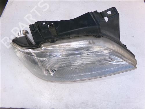 Used Right headlight CITROËN XSARA (N1) 1.9 D (70 hp) 29837222