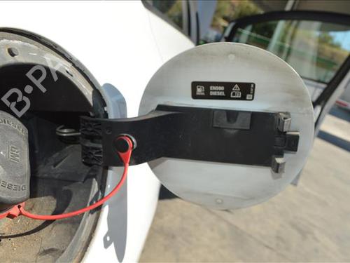 Fuel flap OPEL ASTRA J (P10) 1.3 CDTI (68) | BP24561494C131 