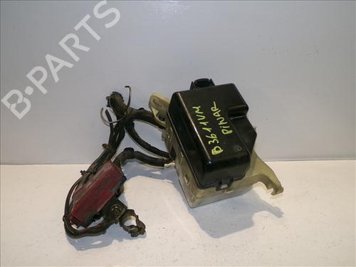 Zekeringkast TOYOTA YARIS (_P1_) 1.0 (SCP10_, SCP10R) (68 hp) 30006828