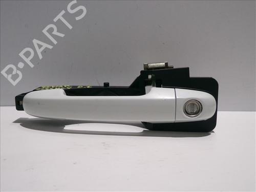 Used Front left exterior door handle HYUNDAI i30 Estate (FD) 1.6 CRDi (90 hp) 24563672