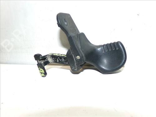front-left-exterior-door-handle-renault-twingo-i-c06_-1993-1994-1995-1996-1997-1998-1999-2000-2001-2002-2003-2004-2005-2006-2007-2008-2009-2010-2011-2012-28488420 main image