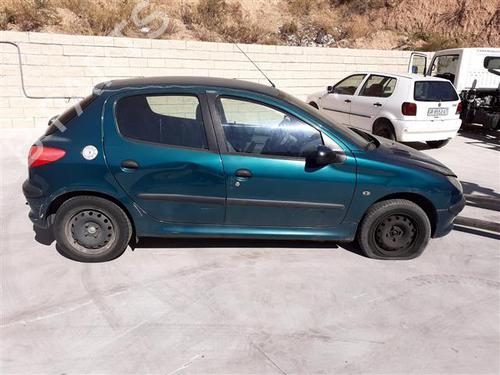 Left front fog light PEUGEOT 206 Hatchback (2A/C) 1.9 D | BP24556915C30