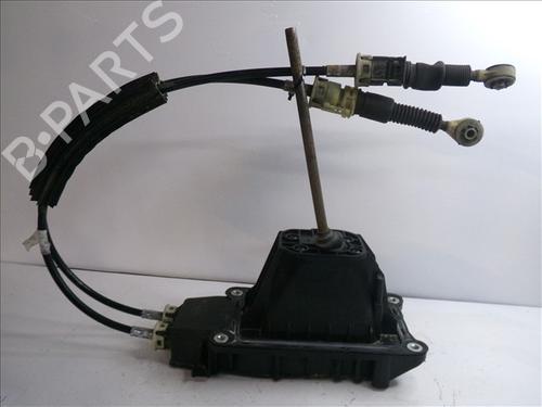 Used Gear lever RENAULT CLIO III (BR0/1, CR0/1) 1.2 16V (BR02, BR0J, BR11, CR02, CR0J, CR11) (75 hp) 24569495