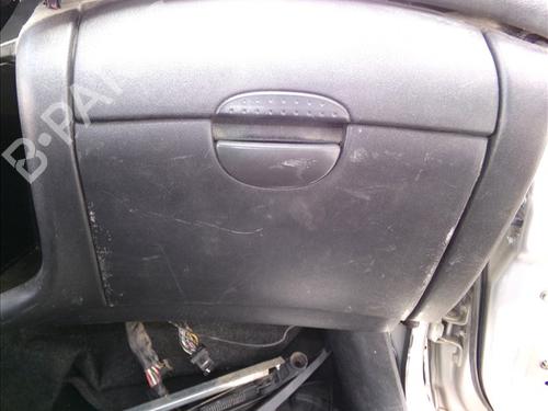 Used Glove box TOYOTA YARIS (_P1_) 1.4 D-4D (NLP10_, NLP10R) (75 hp) 28451495