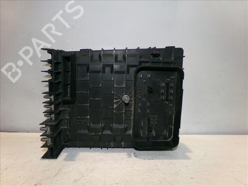 Fuse box VW CADDY III Box Body/MPV (2KA, 2KH, 2CA, 2CH) 1.9 TDI | BP24563235E1