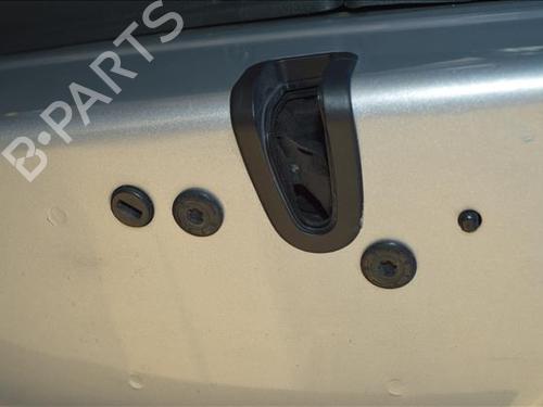 Serrure avant droite PEUGEOT 3008 II SUV (MC_, MR_, MJ_, M4_) 1.2 THP/ PureTech 130 (MRHNSM, MRHNSU, MRHNSJ, MRHNYW,... (131 hp) 24563031