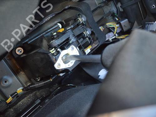 Used Gear lever PEUGEOT 108 1.2 (82 hp) 24562169