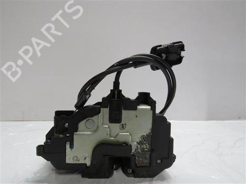 Cerradura puerta delantera derecha RENAULT CLIO II (BB_, CB_) 1.5 dCi (B/C2J) (68 hp) 24555661