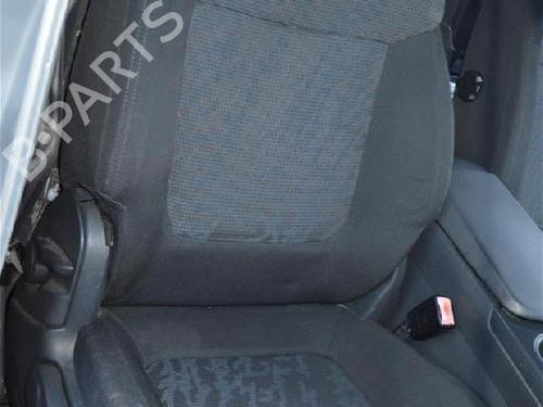 Used Right front seat PEUGEOT 3008 II SUV (MC_, MR_, MJ_, M4_) 1.2 THP/ PureTech 130 (MRHNSM, MRHNSU, MRHNSJ, MRHNYW,... (131 hp) 24563016