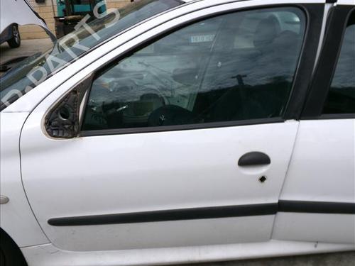 Used Left front door PEUGEOT 206 Hatchback (2A/C) 1.4 HDi eco 70 (68 hp) 26204657