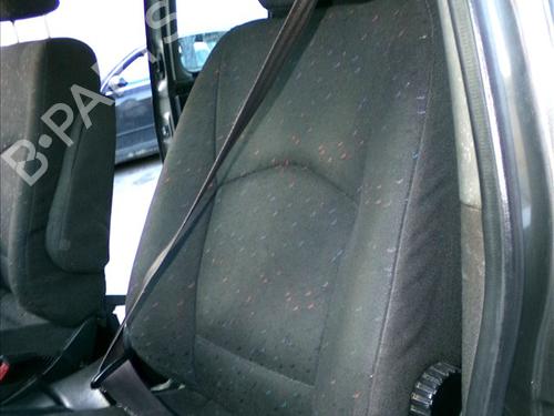 Used Front left seatbelt HYUNDAI H-1 / STAREX Bus (A1) 2.5 TCi (99 hp) 28529908