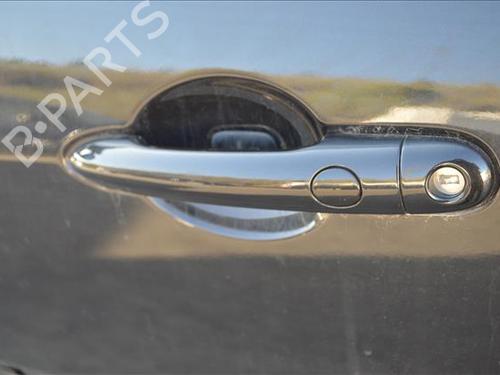 Used Front left exterior door handle RENAULT LAGUNA II (BG0/1_) 1.6 16V (BG0A, BG0L) (107 hp) 24562111