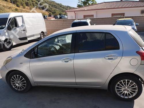 Lève-vitre avant gauche TOYOTA YARIS (_P9_) 1.4 D-4D (NLP90_, NLP90R) | BP24567443C22 