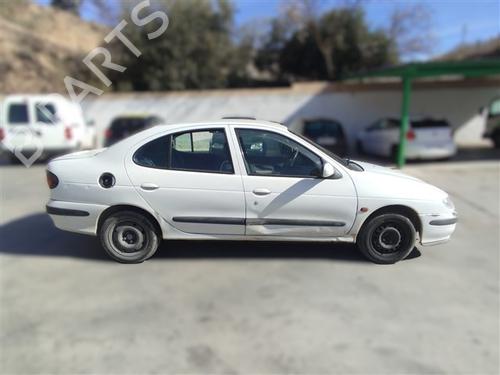Piloto trasero izquierdo RENAULT MEGANE I Classic (LA0/1_) 1.6 e (LA0F, LA0S) | BP26492576C34 