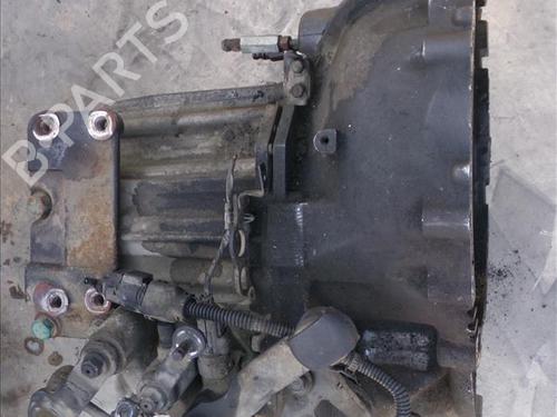 Used Gearbox KIA CARENS III MPV (UN) 2.0 CRDi 140 (140 hp) 24566207