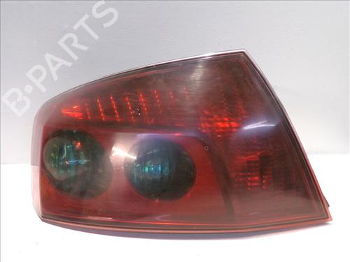Used Left taillight PEUGEOT 407 (6D_) 2.0 HDi 135 (6DRHRH, 6DRHRE, 6DRHRG, 6DRHRJ) (136 hp) 30006721