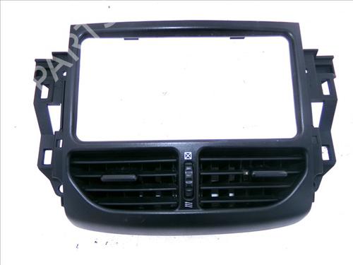 Używane Kratka nawiewu TOYOTA RAV 4 II (_A2_) 2.0 4WD (ACA21, ACA20) (150 hp) 30908455