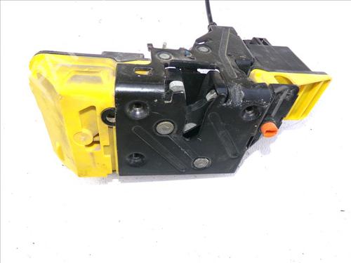 Serrure arrière gauche VOLVO S60 I (384) 2.4 D (130 hp) 29203481