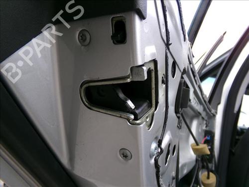 Used Rear left lock MERCEDES-BENZ C-CLASS (W203) C 200 Kompressor (203.045) (163 hp) 26283503