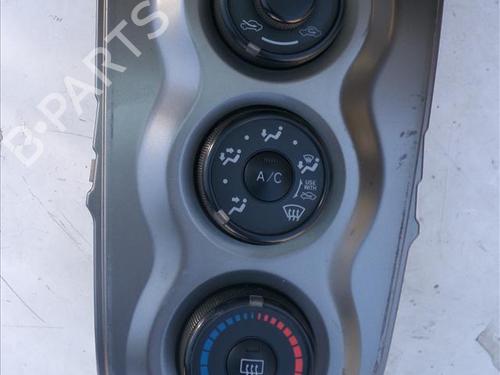 Used Climate control TOYOTA YARIS (_P9_) 1.4 D-4D (NLP90_, NLP90R) (90 hp) 24567453